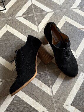 Steve Madden Ankle Boots 9M Omyra Lace Up Heels Booties Black Leather Suede